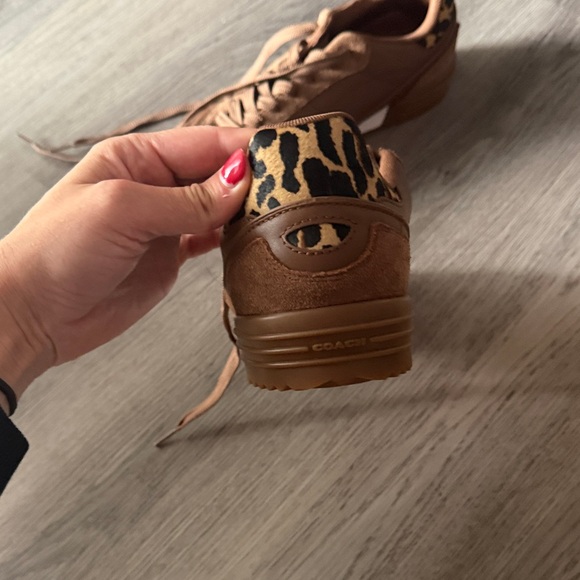 Coach Men's Tan Leather Sneakers with Logo Tongue - Picture 3 of 5